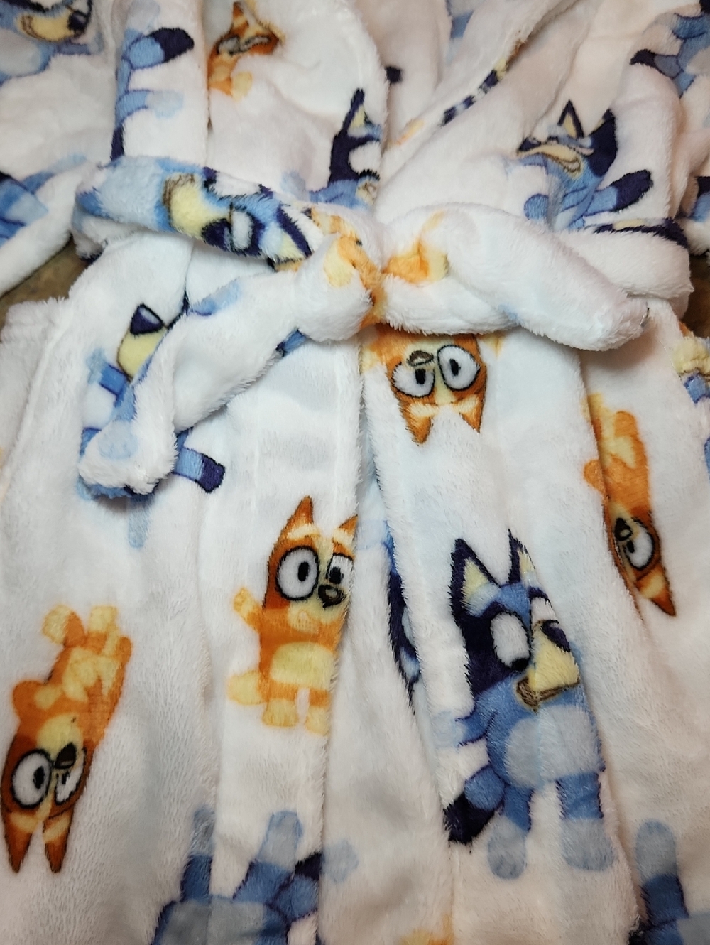 Bluey Plush Robe - Picture 4 of 8